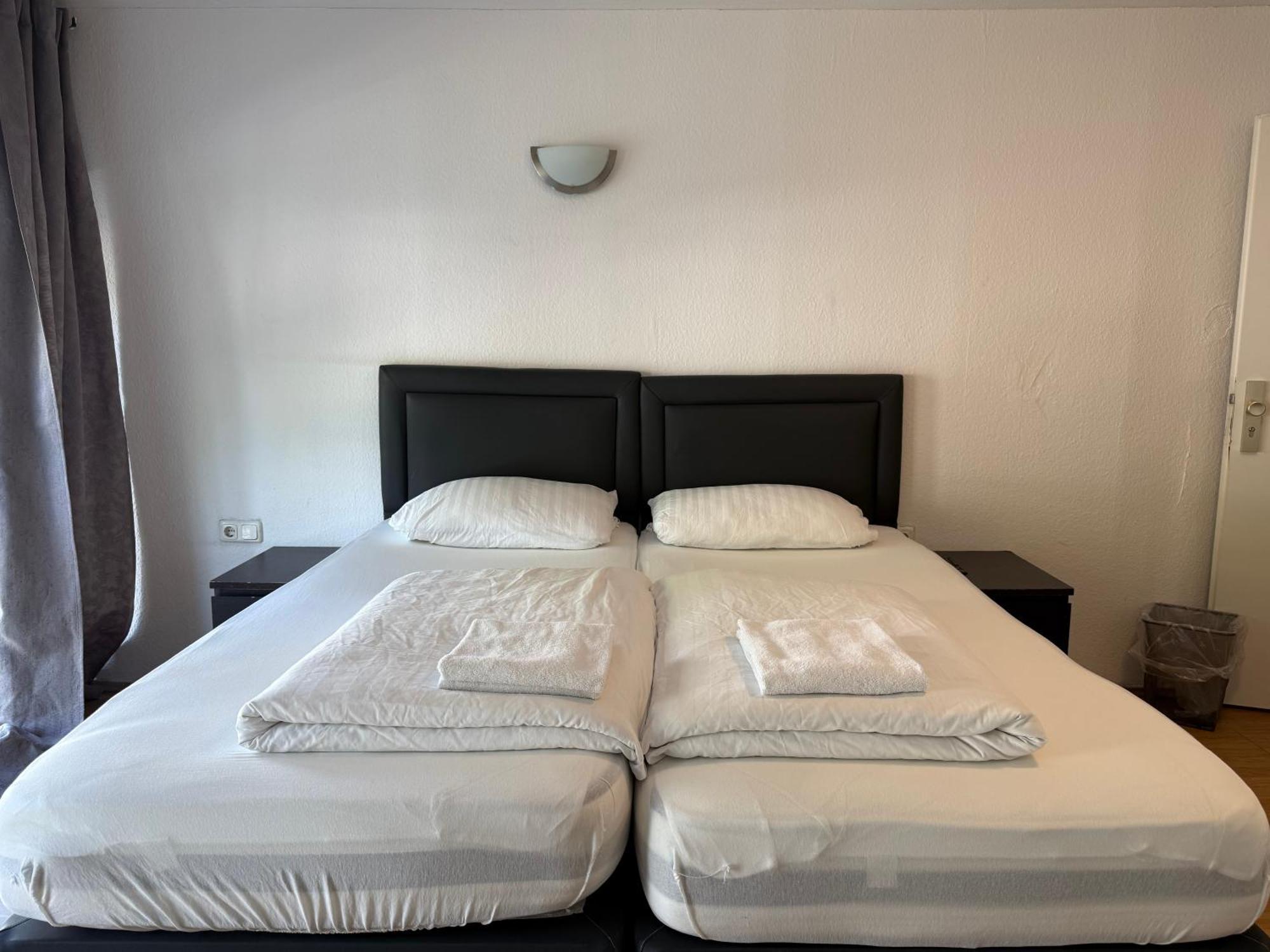 Hotel Garni Emir Colonia Exterior foto