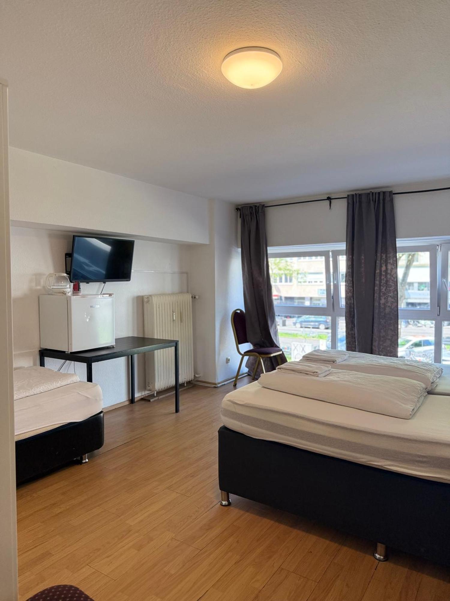 Hotel Garni Emir Colonia Exterior foto