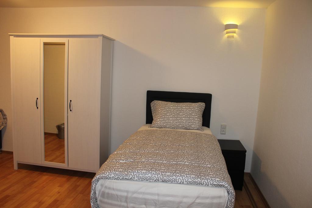Hotel Garni Emir Colonia Habitación foto