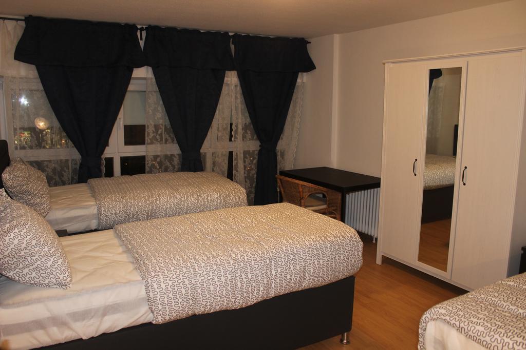 Hotel Garni Emir Colonia Habitación foto